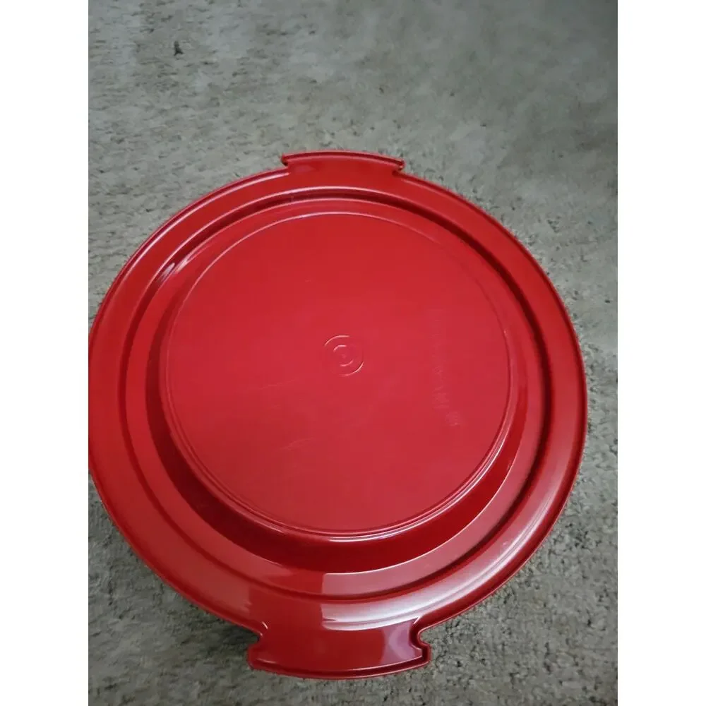 Vintage TUPPERWARE Pie Carrier with Handle Red